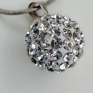 ROUND Fashion Silver Crystal Rhinestone Pendant Necklace